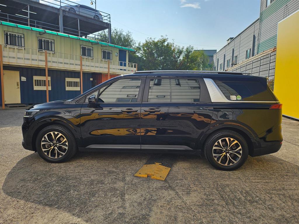 KIA Carnival - Vista 4