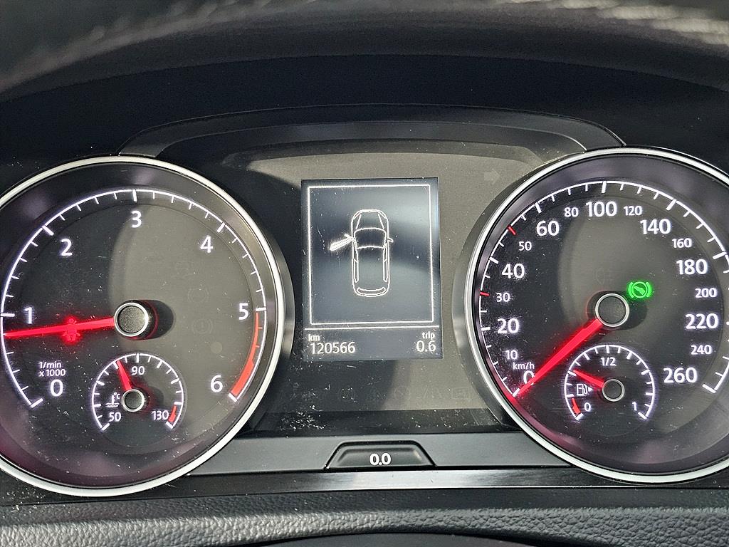 Volkswagen Golf - Vista 7