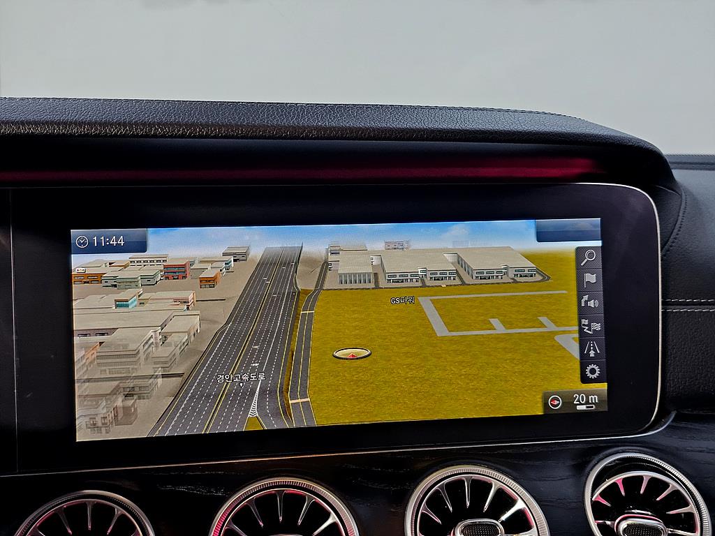 Mercedes Benz E class - Vista 11