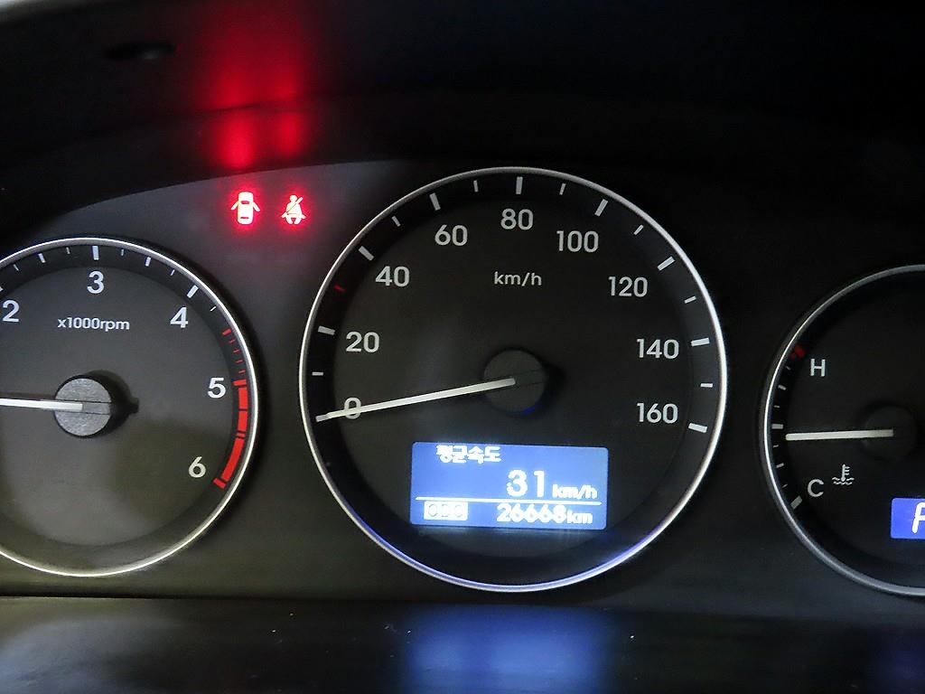 HYUNDAI Starex - Vista 9