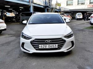 HYUNDAI Avante - Vista 2