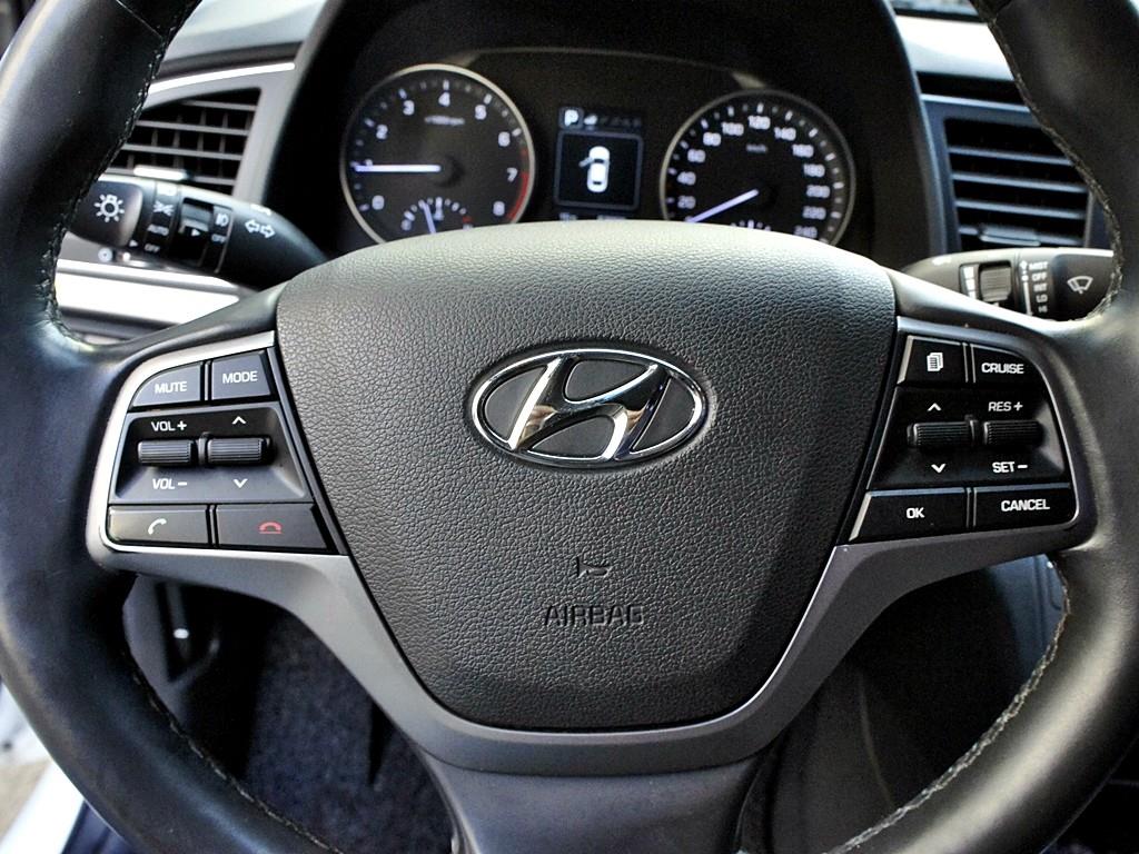 HYUNDAI Avante 2016 Blanco - Importación desde Corea - HF Imports Iquique - Foto 8