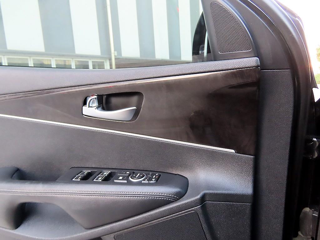 KIA Sorento - Vista 11