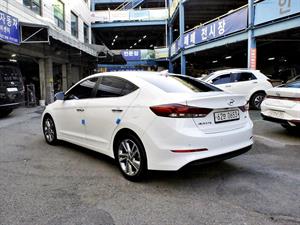 HYUNDAI Avante - Vista 8