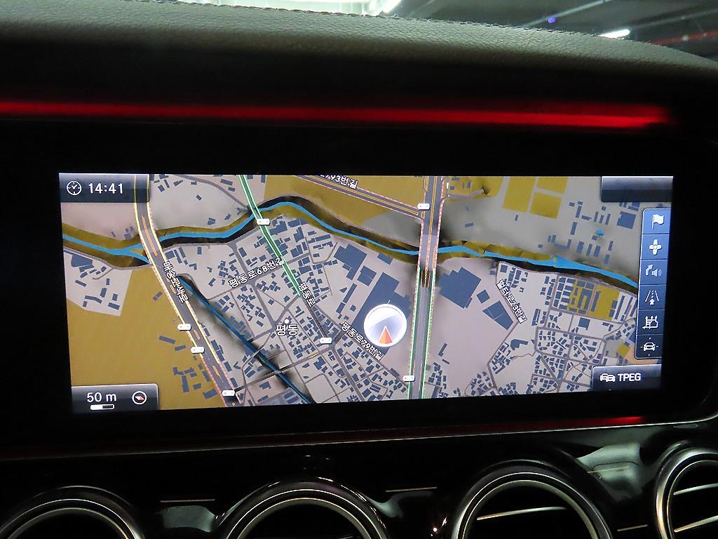 Mercedes Benz E class 2017 Gris - Importación desde Corea - HF Imports Iquique - Foto 14