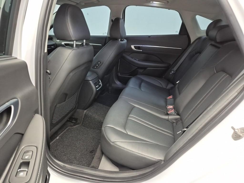 HYUNDAI Sonata - Vista 12