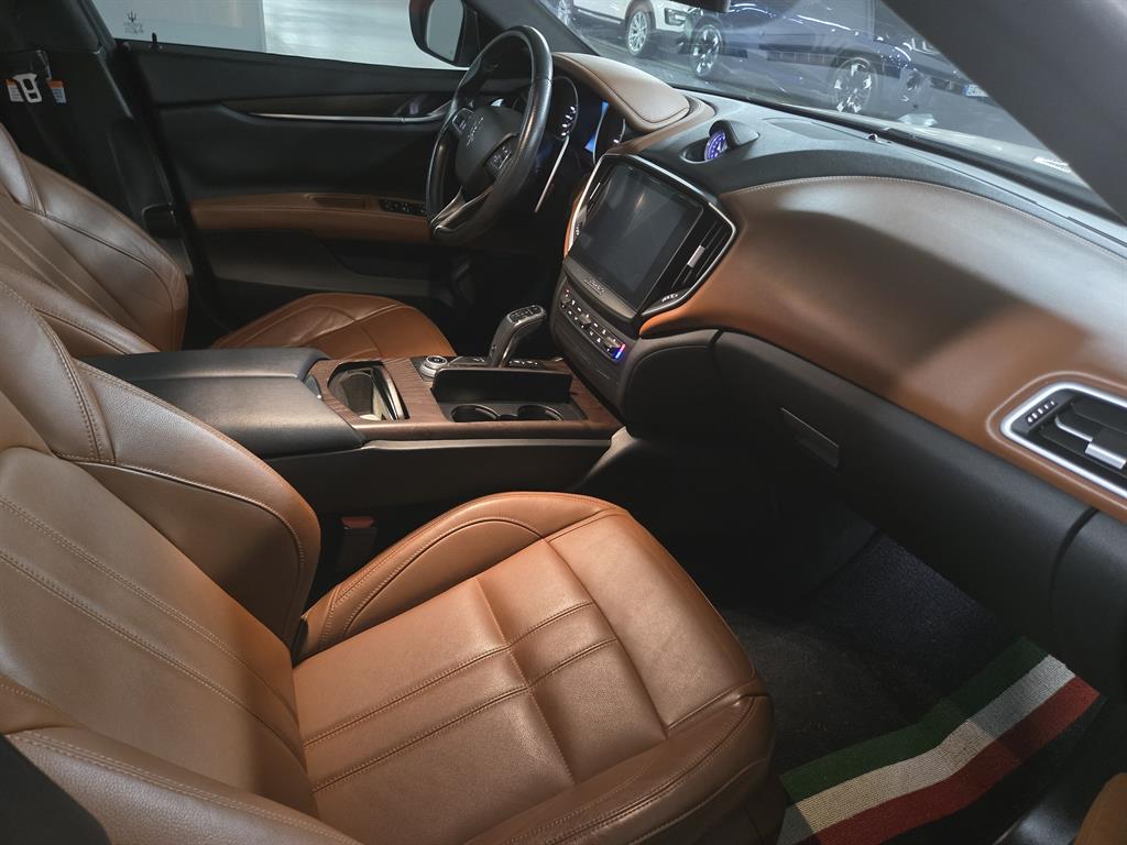 Maserati Ghibli - Vista 9