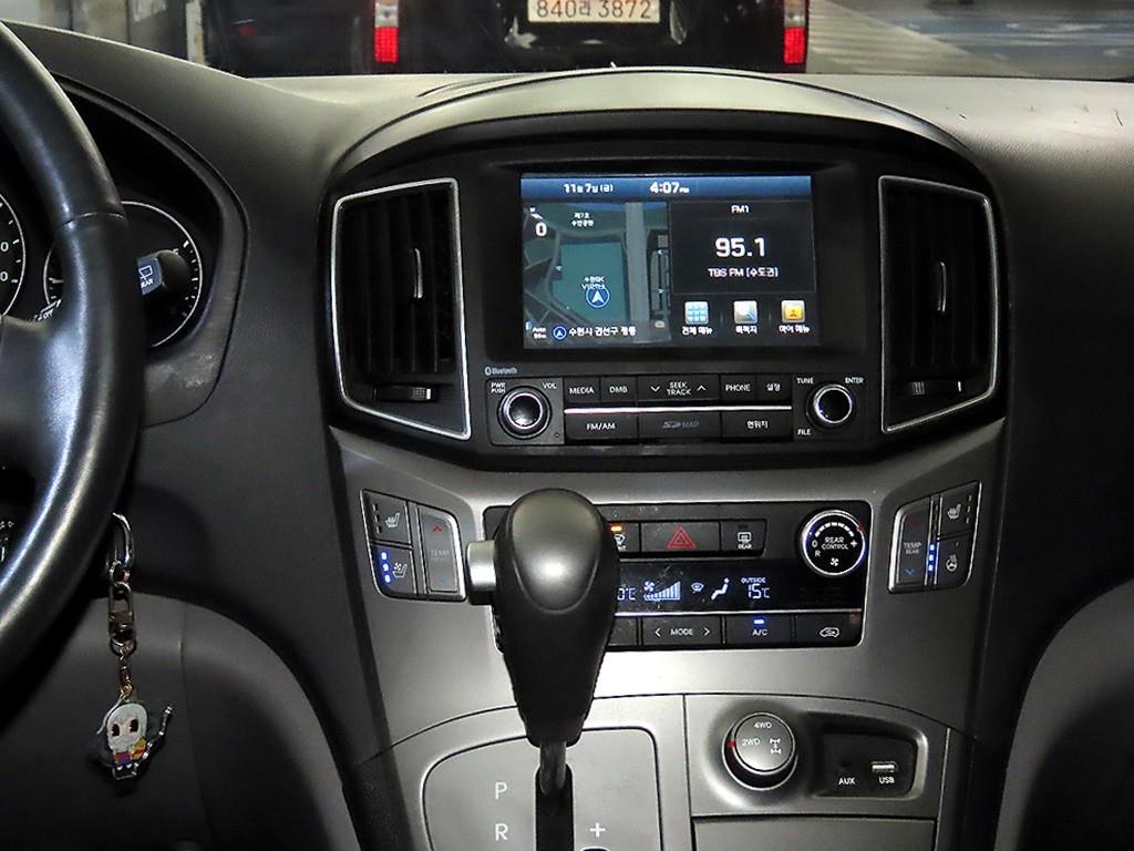 HYUNDAI Starex - Vista 11