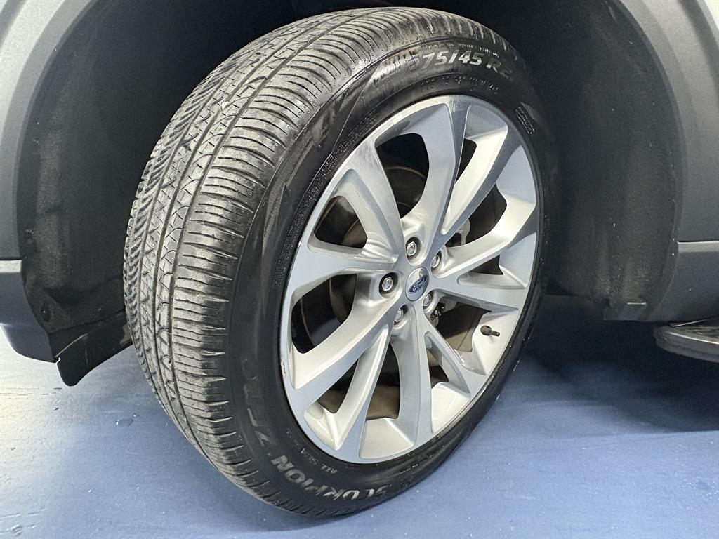 Ford Explorer - Vista 10