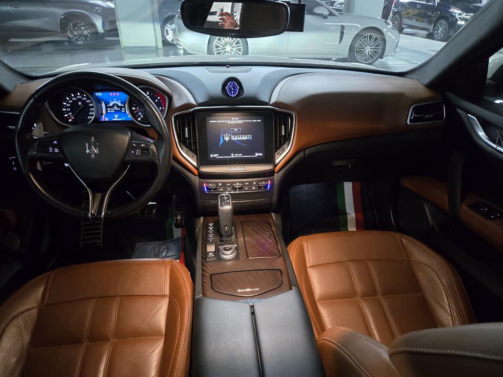 Maserati Ghibli - Vista 4