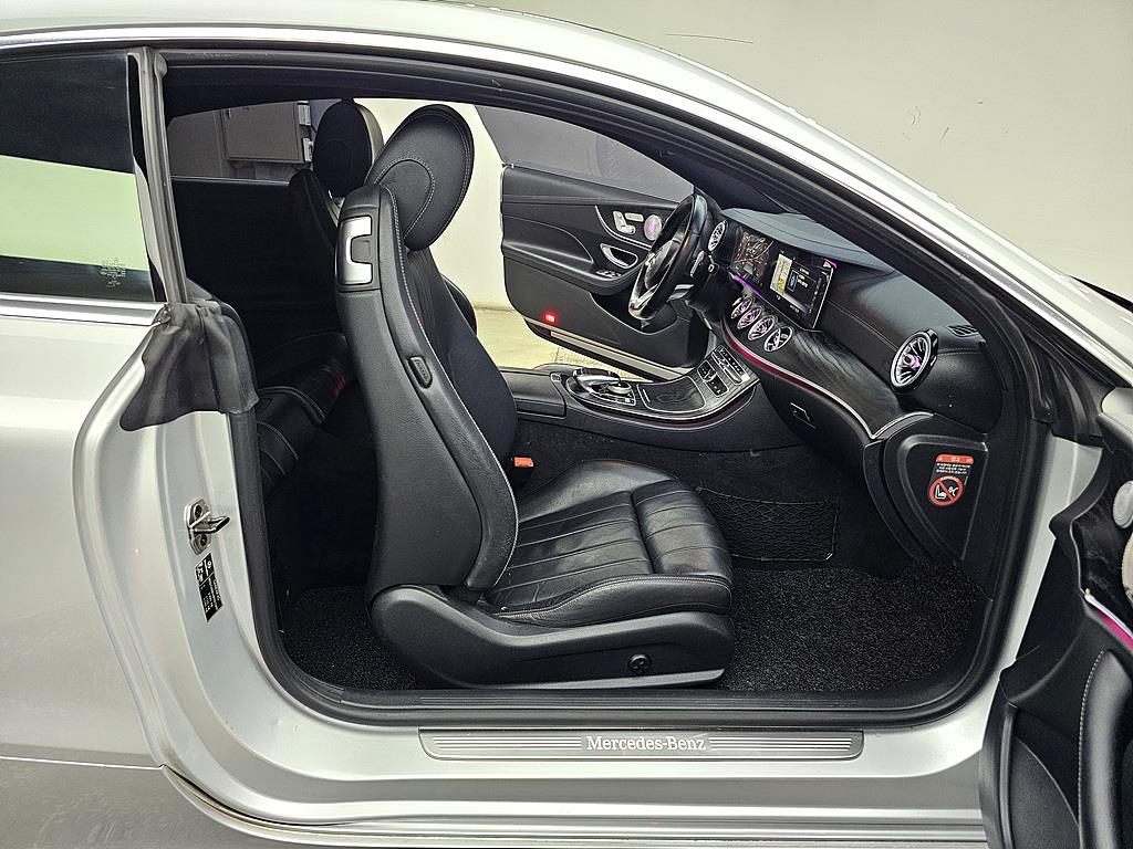 Mercedes Benz E class - Vista 5