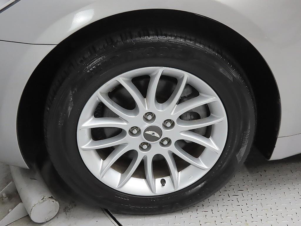 HYUNDAI Genesis - Vista 9