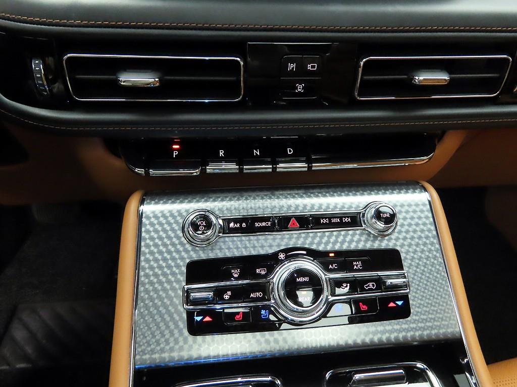 Lincoln Aviator - Vista 10