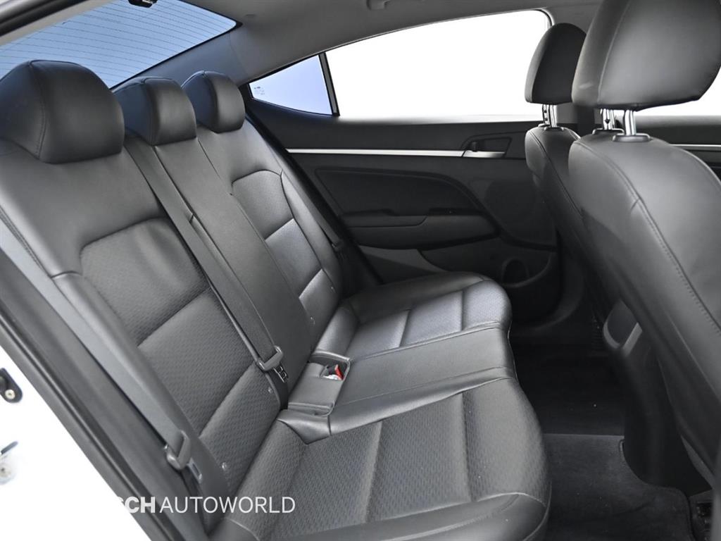 HYUNDAI Avante - Vista 12