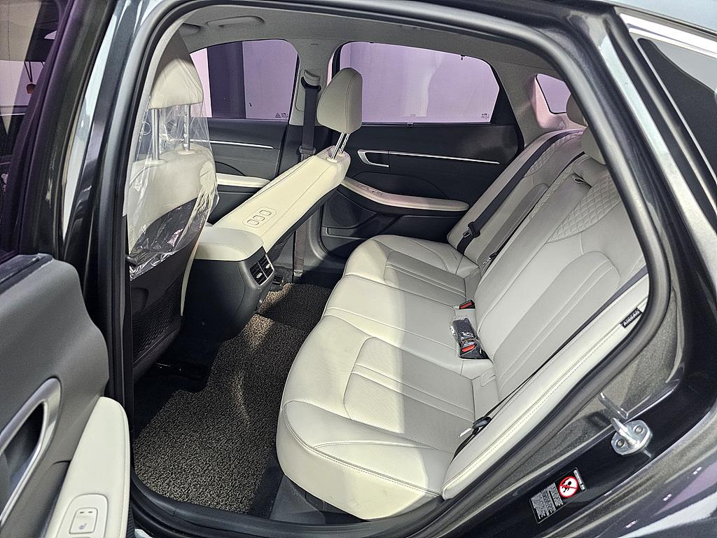 HYUNDAI Sonata - Vista 9