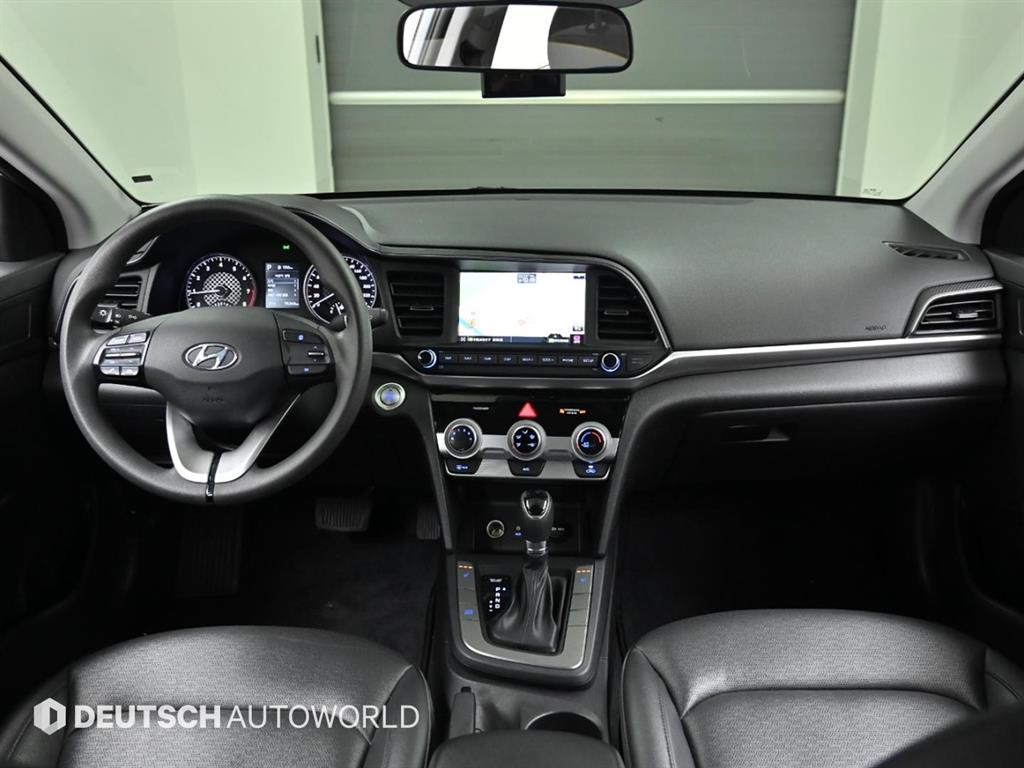 HYUNDAI Avante - Vista 7