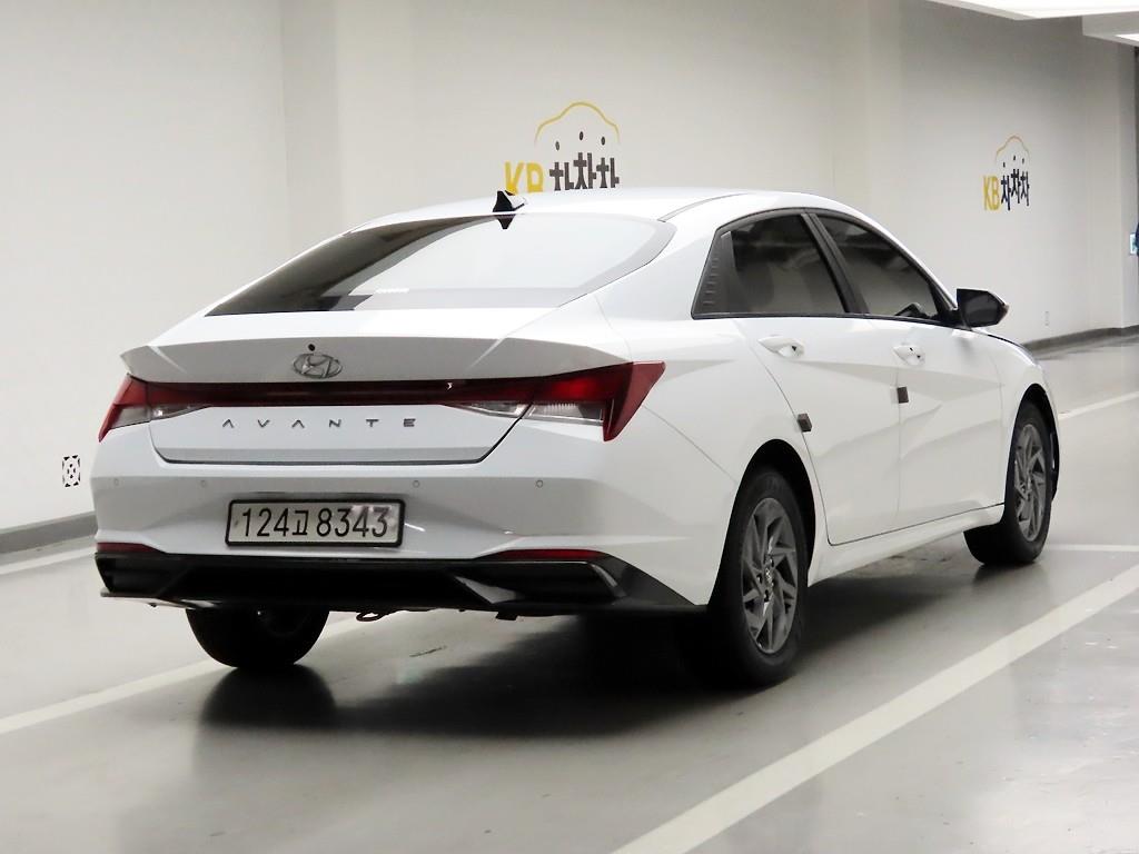 HYUNDAI Avante - Vista 4