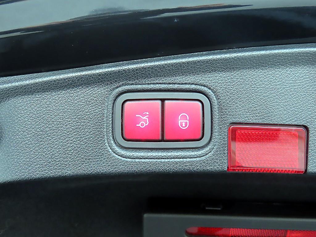 Mercedes Benz C Class 2021 Negro - Importación desde Corea - HF Imports Iquique - Foto 16