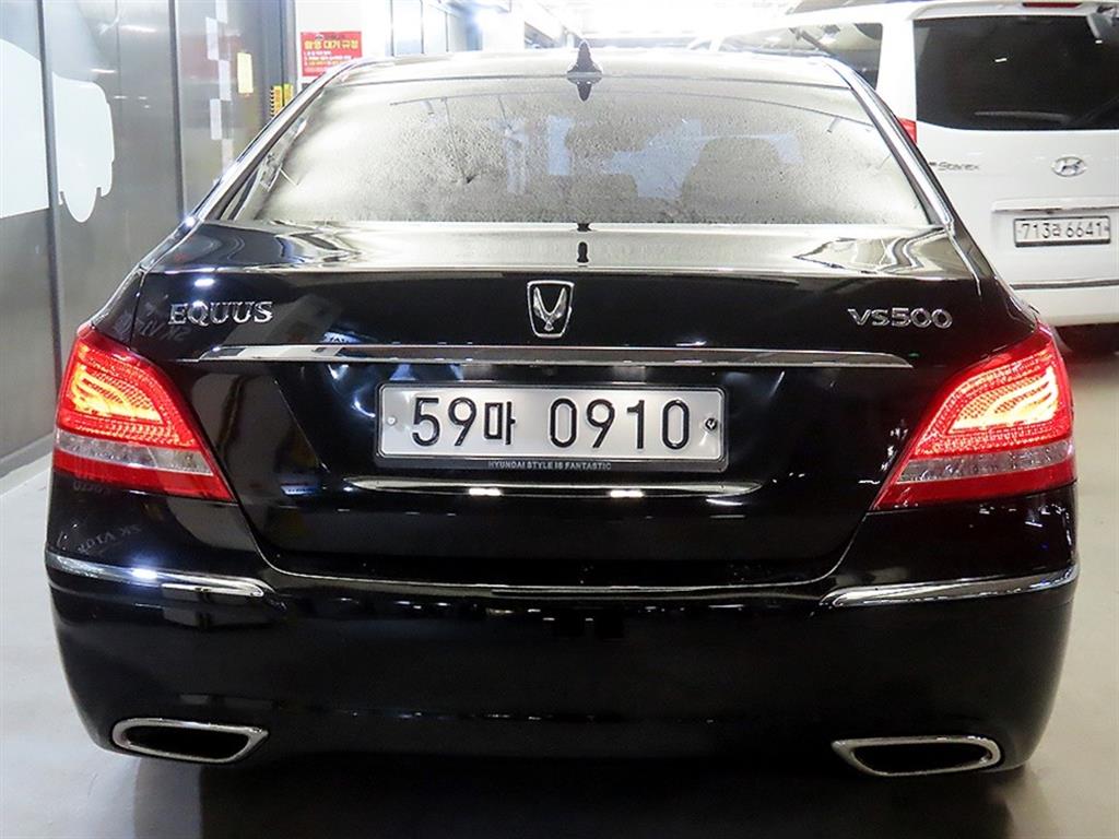 HYUNDAI Equus - Vista 5