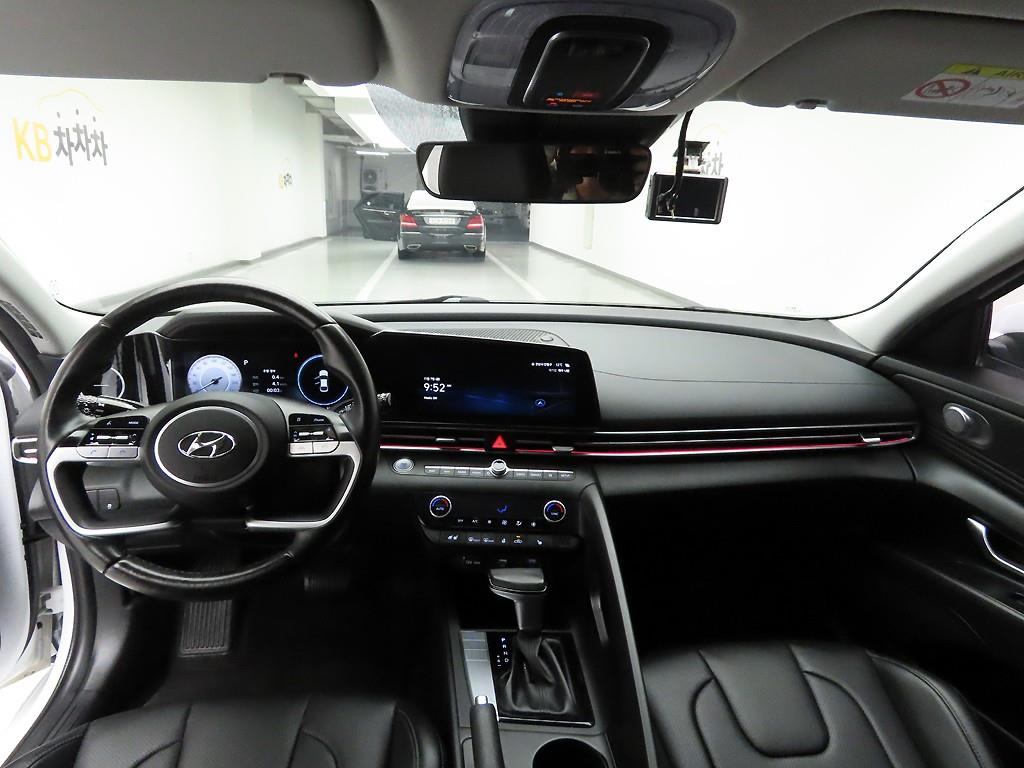 HYUNDAI Avante - Vista 7