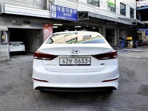 HYUNDAI Avante - Vista 6