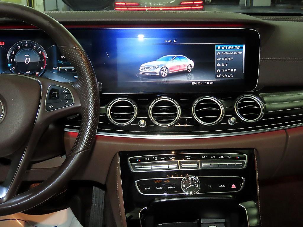 Mercedes Benz E class - Vista 11