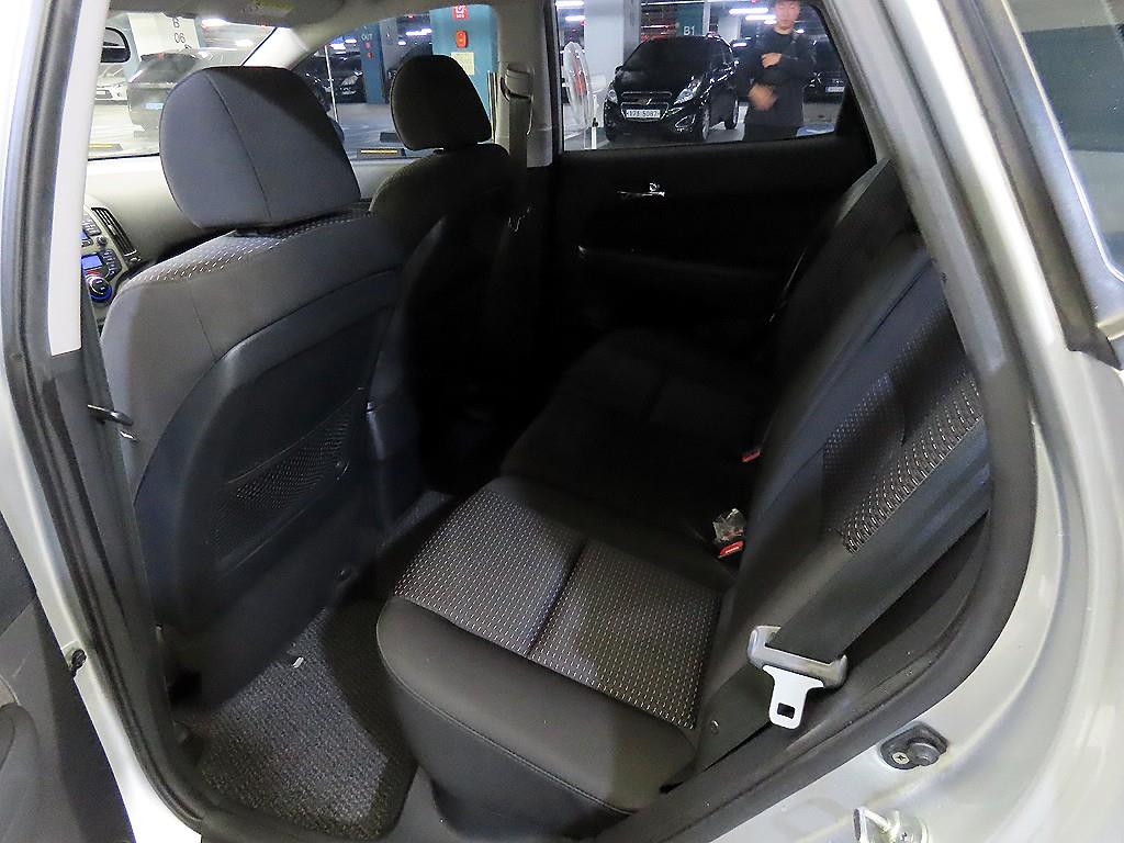 HYUNDAI i30 - Vista 7