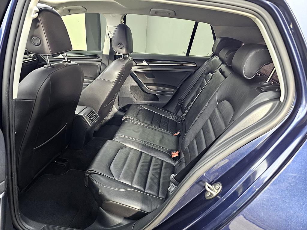 Volkswagen Golf - Vista 9