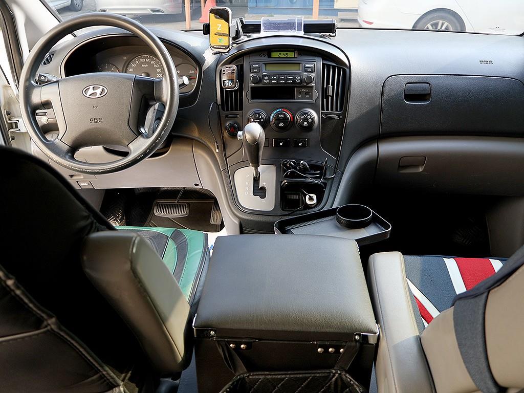 HYUNDAI Starex - Vista 9