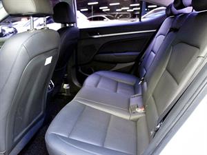 HYUNDAI Avante - Vista 12