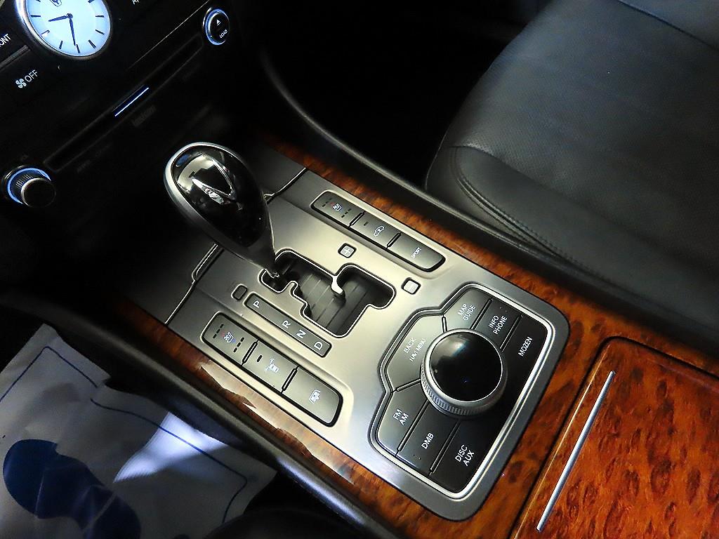 HYUNDAI Equus - Vista 12