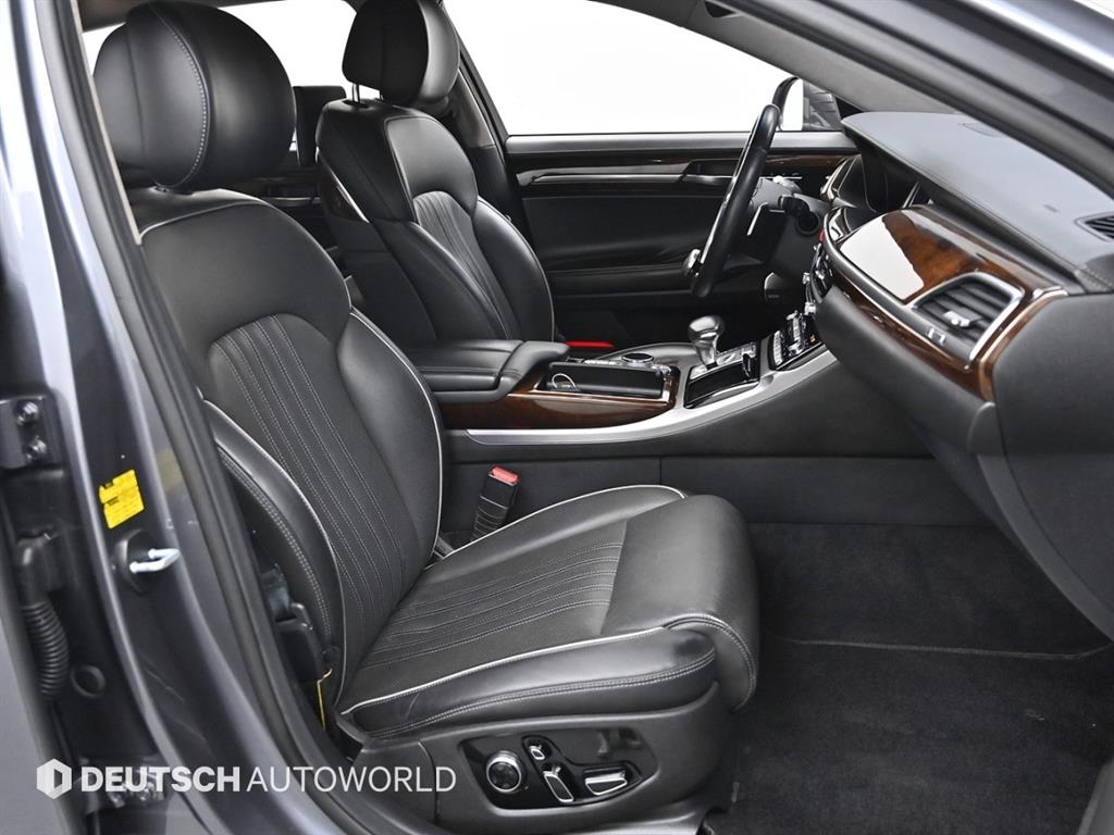 Genesis EQ900 - Vista 10