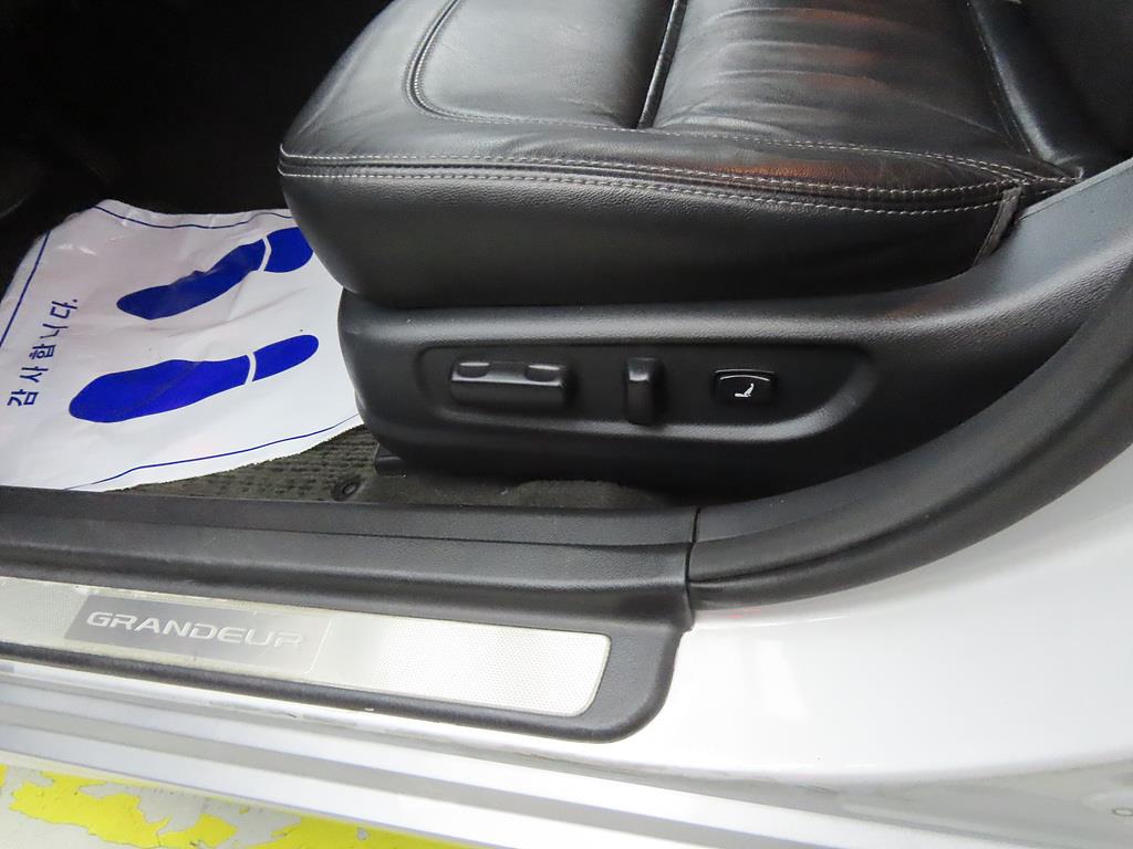 HYUNDAI Grandeur 2010 Plateado - Importación desde Corea - HF Imports Iquique - Foto 16