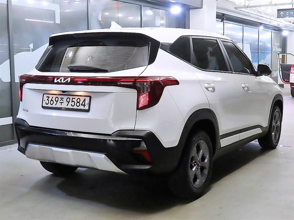 KIA Seltos - Vista 4