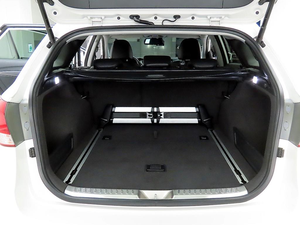 HYUNDAI i40 - Vista 5