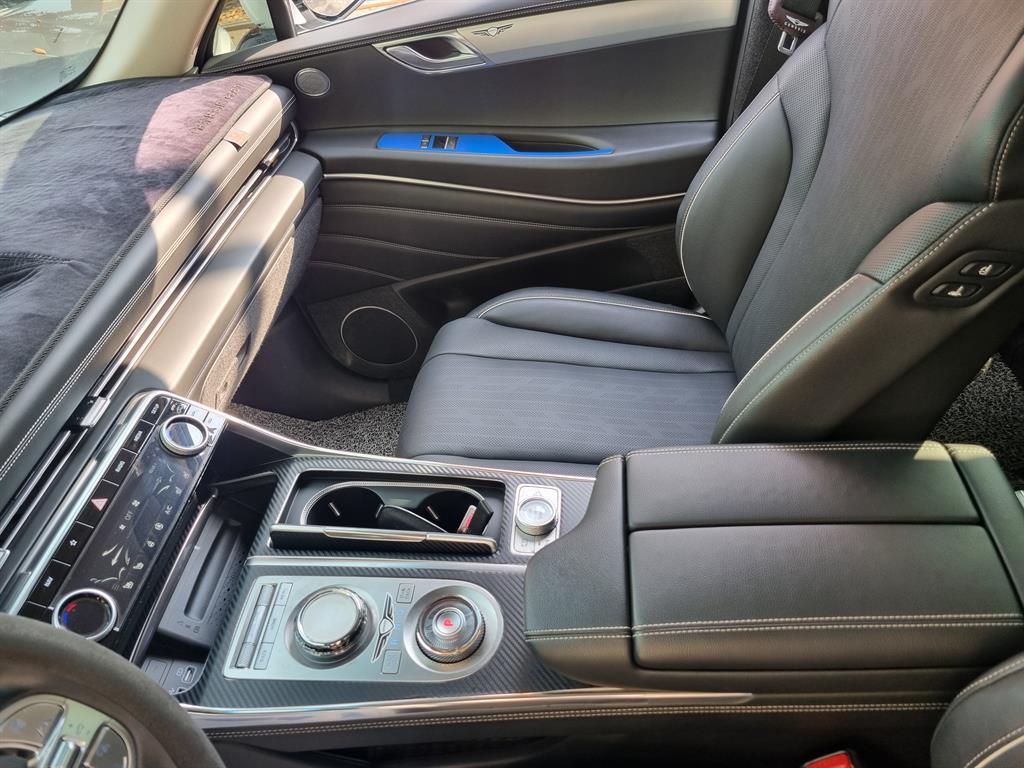 Genesis GV80 - Vista 11