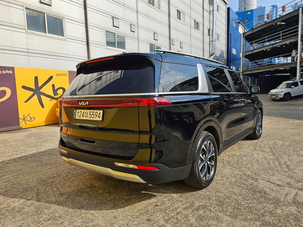 KIA Carnival - Vista 7