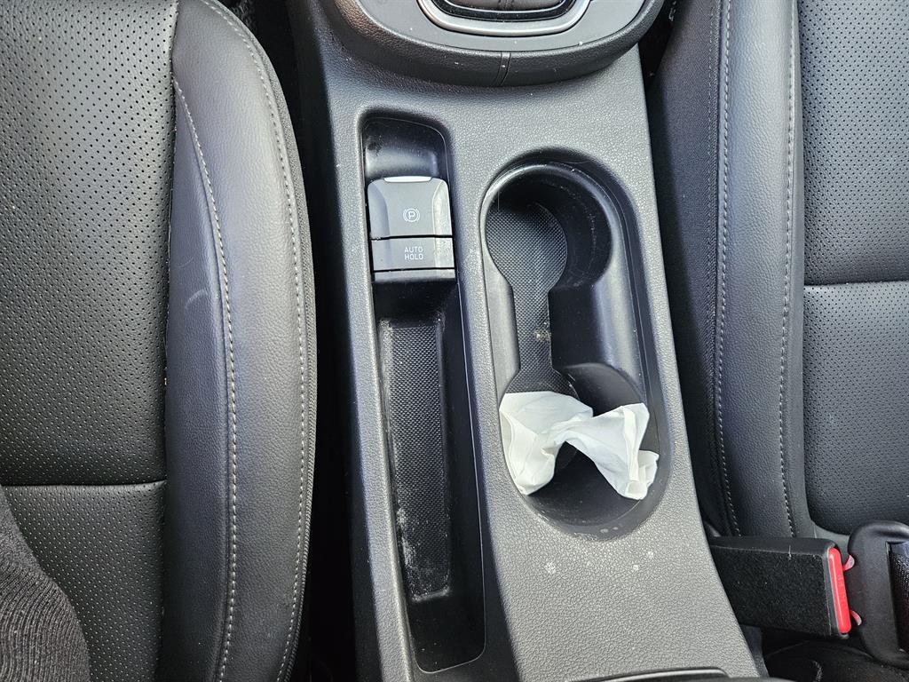 HYUNDAI Kona - Vista 10