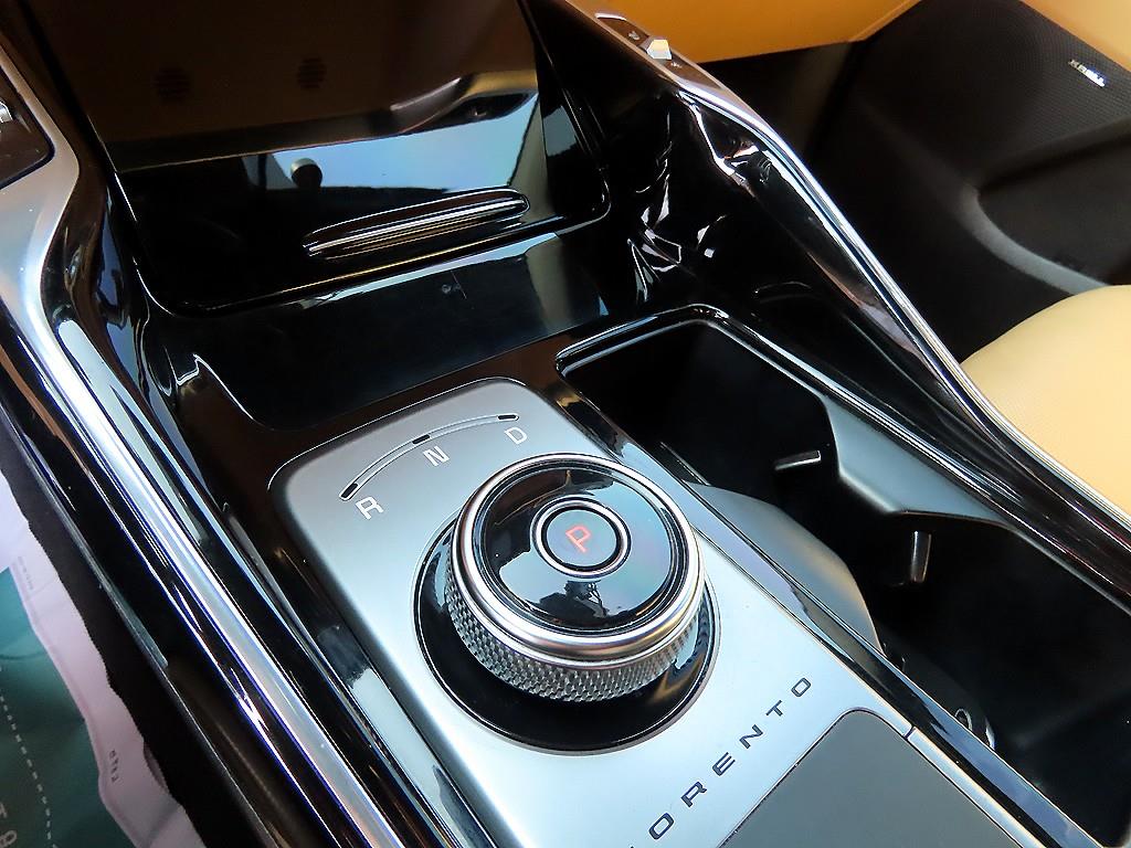 KIA Sorento - Vista 11