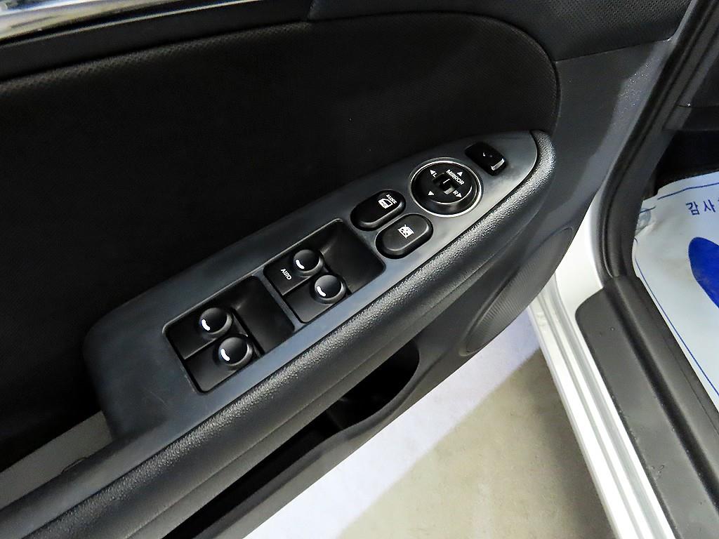 HYUNDAI i30 2010 Plateado - Importación desde Corea - HF Imports Iquique - Foto 13