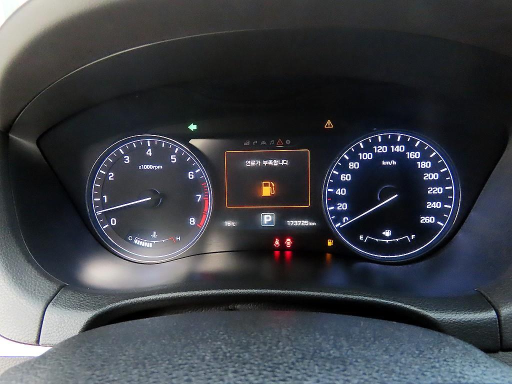 HYUNDAI Genesis - Vista 9