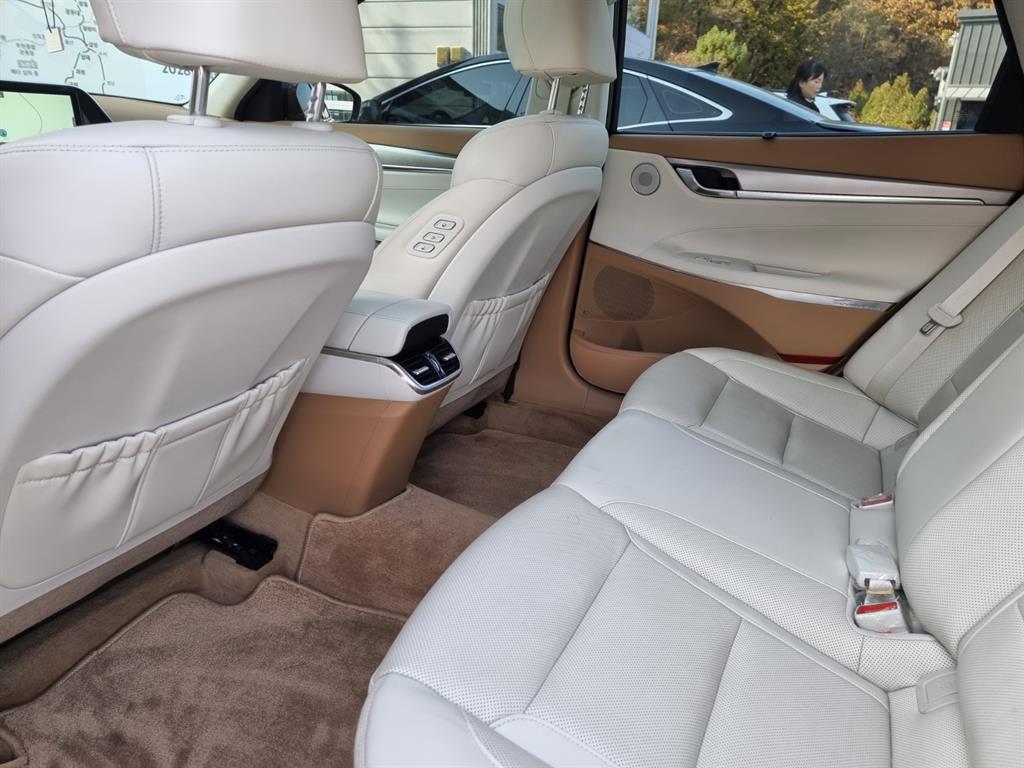 HYUNDAI Grandeur - Vista 6