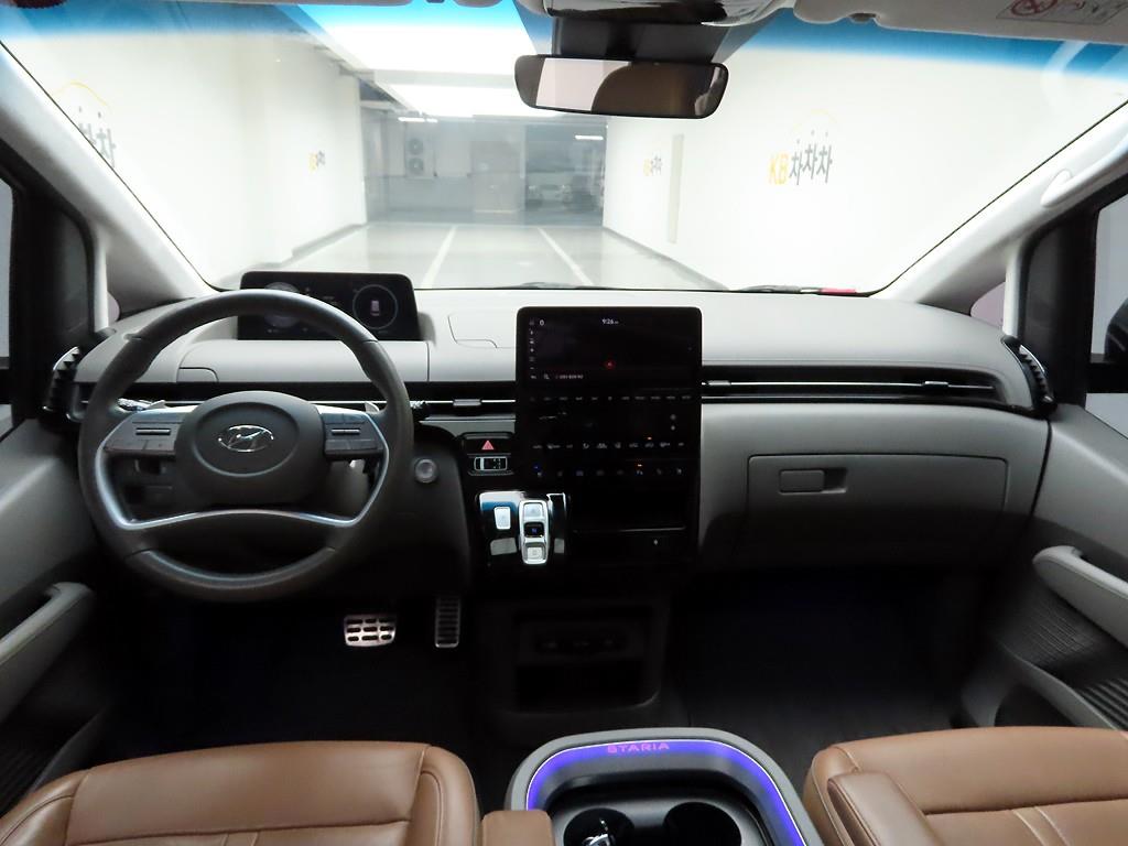 HYUNDAI Staria - Vista 6