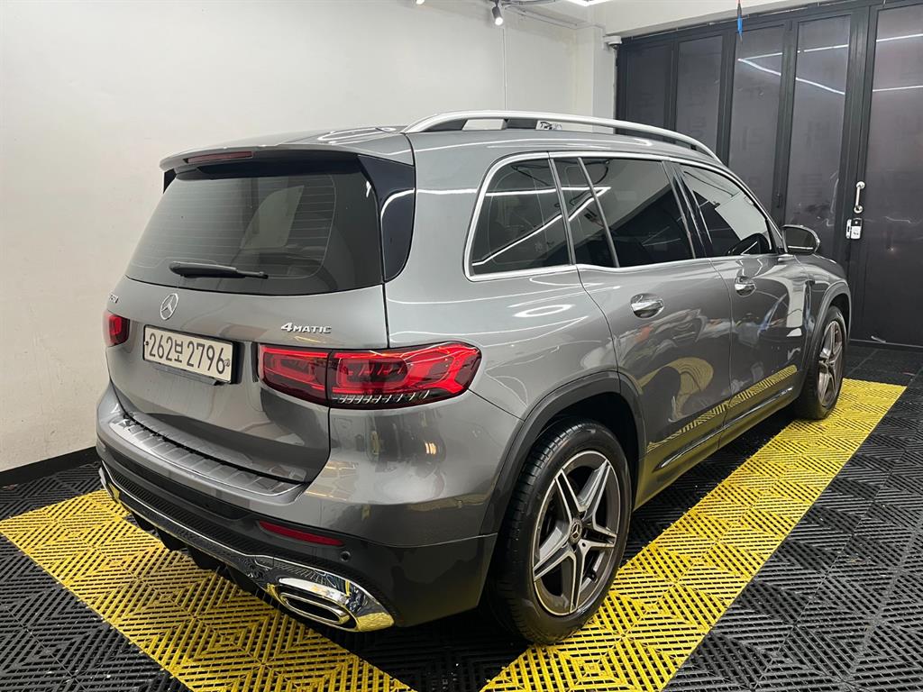 Mercedes Benz GLB Class - Vista 4