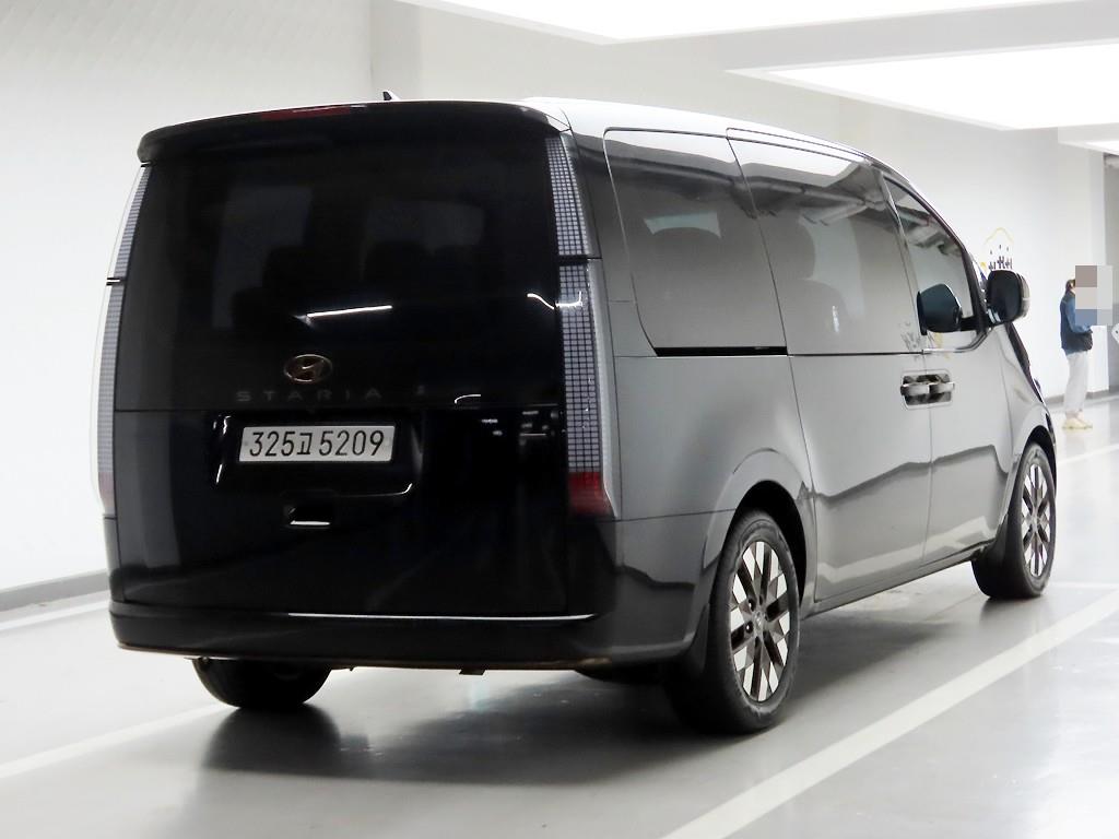 HYUNDAI Staria - Vista 4