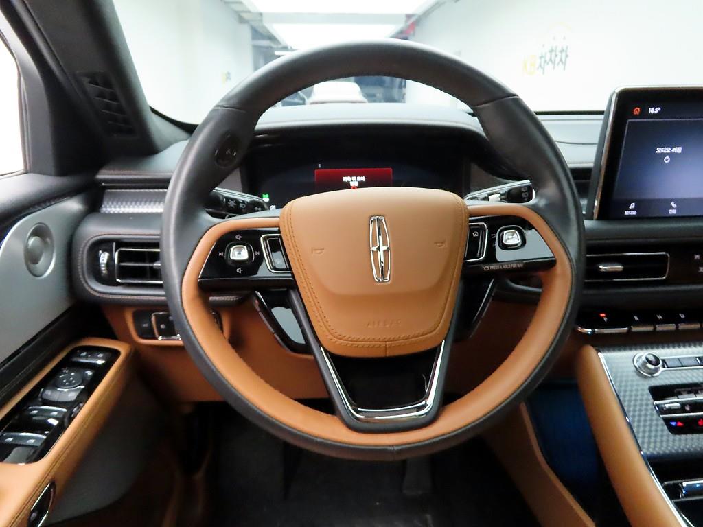 Lincoln Aviator - Vista 8