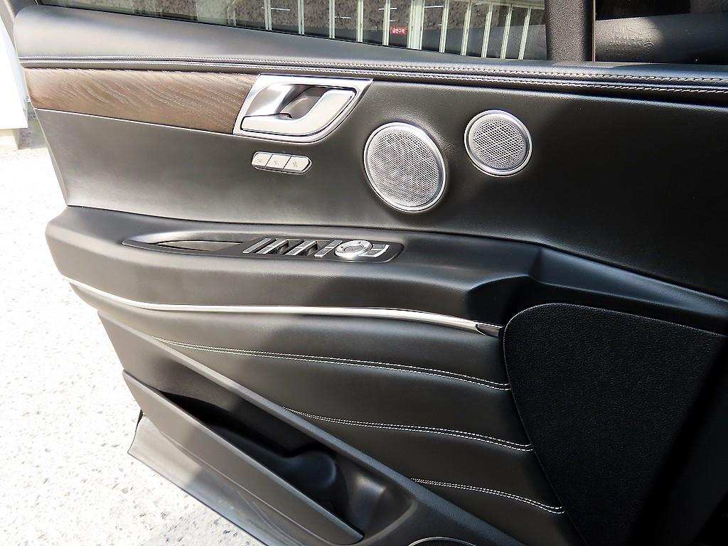 Genesis GV80 - Vista 12