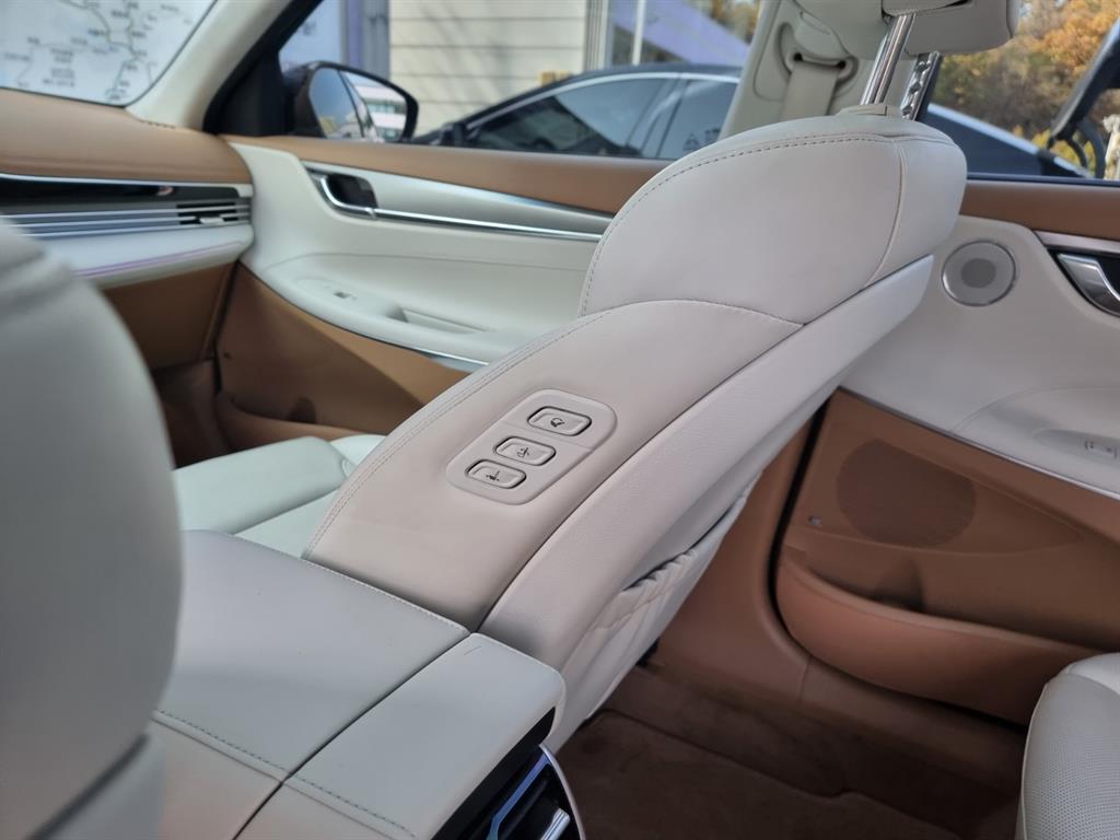 HYUNDAI Grandeur - Vista 7