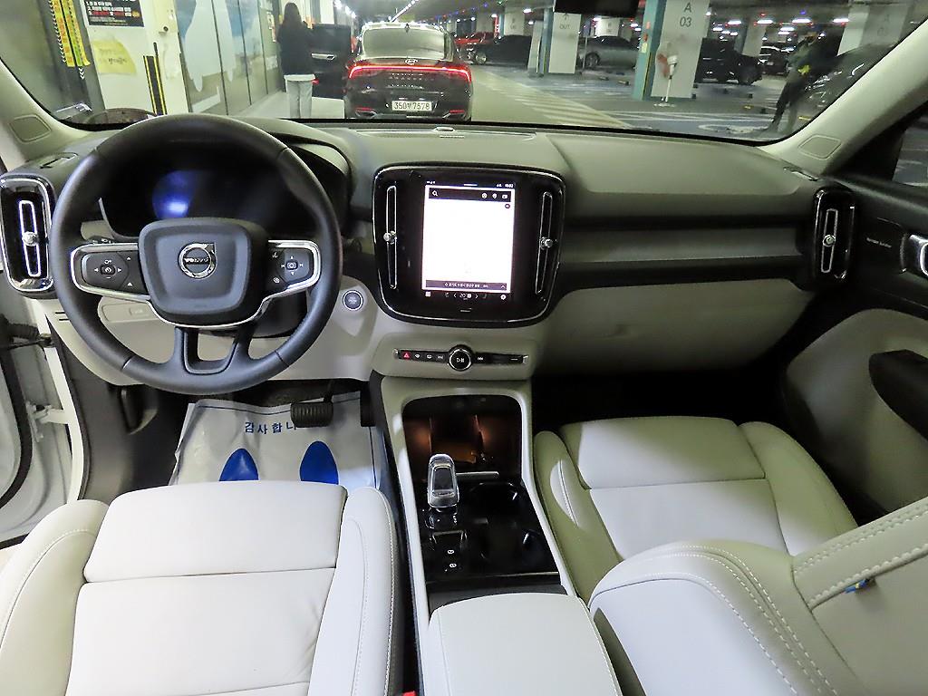 Volvo XC40 - Vista 10