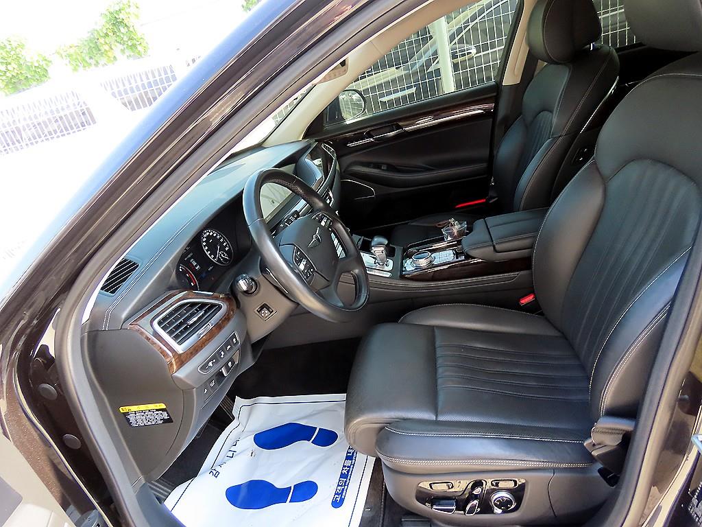 Genesis G90 - Vista 5